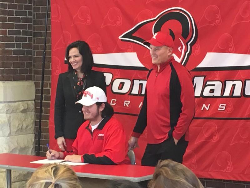 Derek Dorsey signed to play football at the University of Louisville